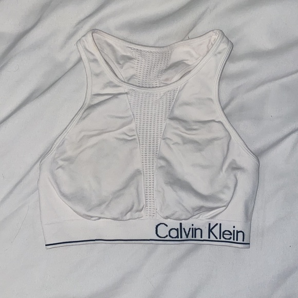 𝐶𝑎𝑙𝑣𝑖𝑛 𝐾𝑙𝑒𝑖𝑛 𝑆𝑝𝑜𝑟𝑡𝑠 𝐵𝑟𝑎 - Picture 2 of 3